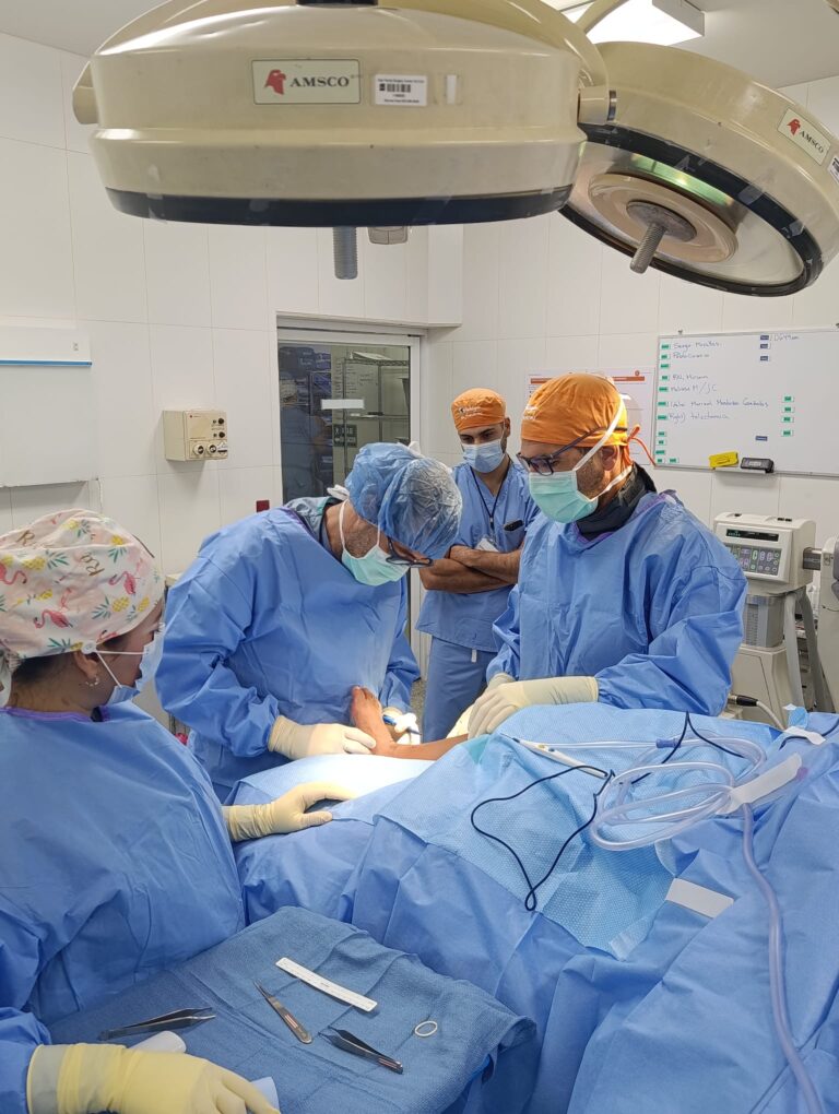 Equipo de PSF durante el primer día de quirófano de la brigada en Honduras