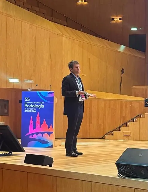 Javier Pascual durante su ponencia en el 55 Congreso Nacional de Podología.